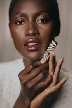 Phyto-Rouge Shine 32 Phyto-Rouge Shine -Chantecaille || Charlotte Tilbury Shop 3473311705020 alt3