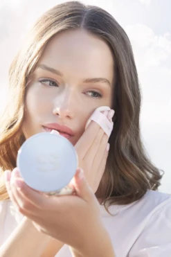 Phyto-Blanc Le Cushion 27 Phyto-Blanc Le Cushion -Chantecaille || Charlotte Tilbury Shop 3473311808509 alt4