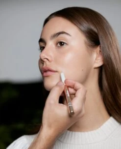 Stylo Correct -Chantecaille || Charlotte Tilbury Shop 3473311847201 alt3