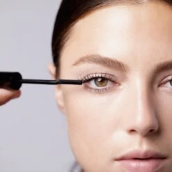 So Intense Mascara -Chantecaille || Charlotte Tilbury Shop 3473311853110 alt4