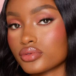 Charlotte Tilbury Matte Beauty Blush Wand 21 Charlotte Tilbury Matte Beauty Blush Wand -Chantecaille || Charlotte Tilbury Shop 5056446610827 alt1