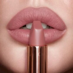 Charlotte Tilbury Matte Revolution 35 Charlotte Tilbury Matte Revolution -Chantecaille || Charlotte Tilbury Shop 5060332327591 alt2