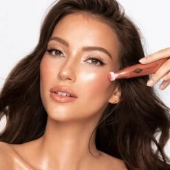 Charlotte Tilbury Glowgasm Beauty Light Wand 24 Charlotte Tilbury Glowgasm Beauty Light Wand -Chantecaille || Charlotte Tilbury Shop 5060542723602 alt2