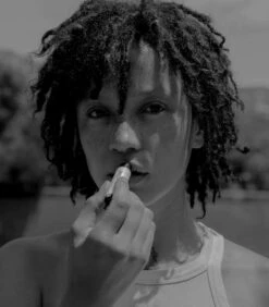 Sunscreen Lip Balm SPF 30 -Chantecaille || Charlotte Tilbury Shop 711221983453 alt1