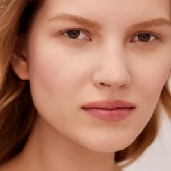 Bonne Brow Defining Pencil -Chantecaille || Charlotte Tilbury Shop 810102031723 alt1