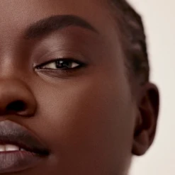 Bonne Brow Defining Pencil -Chantecaille || Charlotte Tilbury Shop 810102031754 alt1