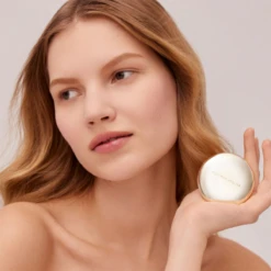 Vital Pressed Skincare Powder 20 Vital Pressed Skincare Powder -Chantecaille || Charlotte Tilbury Shop 810102032034 alt2