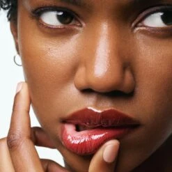 The Plasma Lip Compound Tinted 41 The Plasma Lip Compound Tinted -Chantecaille || Charlotte Tilbury Shop 850022804595 alt4