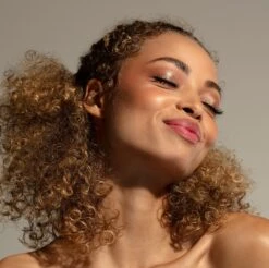 Valdé Armor Reflective Mind Rose Gold Vessel 38 Valdé Armor Reflective Mind Rose Gold Vessel -Chantecaille || Charlotte Tilbury Shop 850044620135 alt2