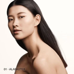 La Mer The Soft Moisture Powder Foundation SPF 30 27 La Mer The Soft Moisture Powder Foundation SPF 30 -Chantecaille || Charlotte Tilbury Shop webp00132001 h alabaster alt2